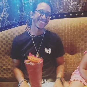 Meet your Posher, Adam